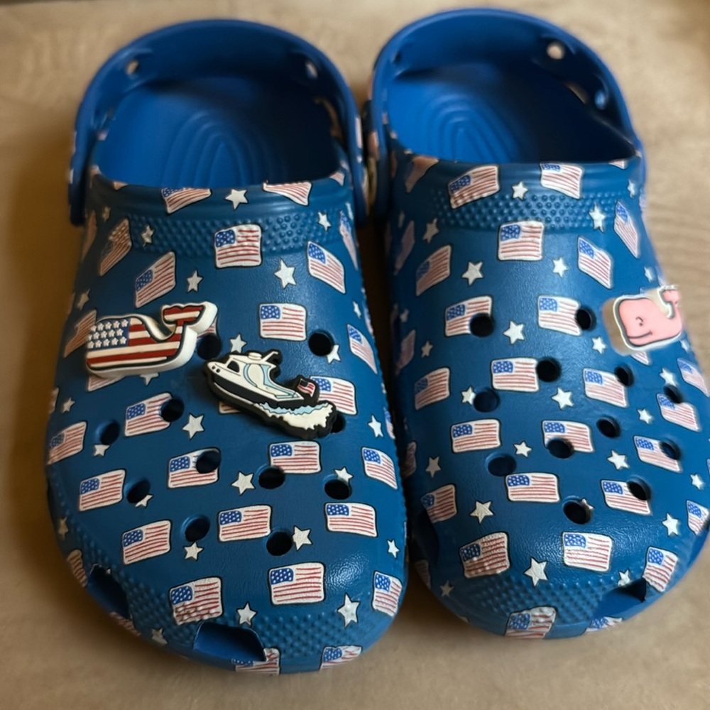 Vineyard Vines ‘Summer Time’ Crocs